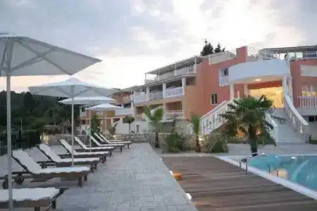 Belvedere Gerakas Luxury Suites - 6