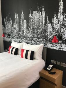ibis Styles Dubai Airport - 6