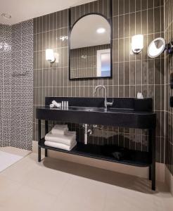 DoubleTree By Hilton Brussels City - 36
