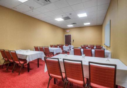 Courtyard by Marriott - 22