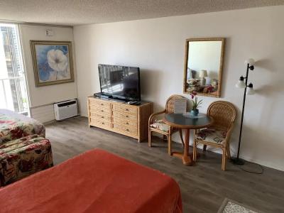 Tropical Studios At Marine Surf Waikiki - Free Parking - Best Location - Full Kitchen - Swimming Pool - 6