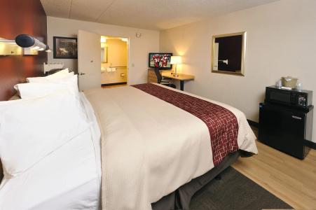 Red Roof Inn Airport - 6