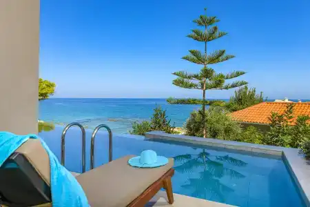 Alexandra Beach Resort & Spa - 12
