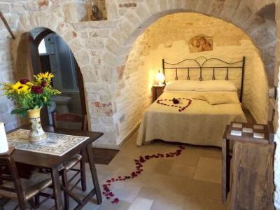Trulli Holiday Albergo Diffuso - 11