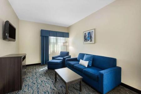 Baymont by Wyndham Airport - 44