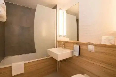 Campanile Reims Ouest - Tinqueux - 64