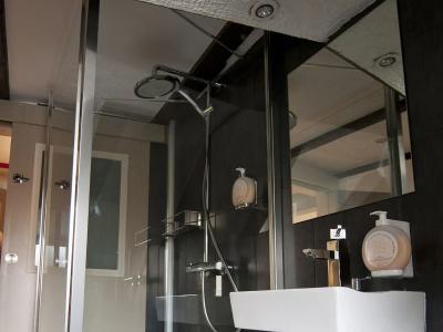 Hôtel le Grillon - 9