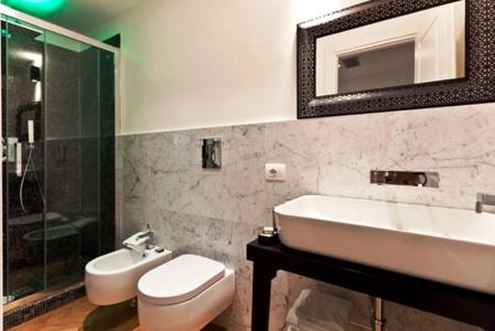 Vanity Navona - 34