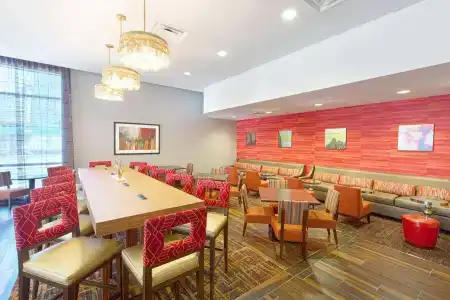 Hampton Inn Houston Downtown - 9
