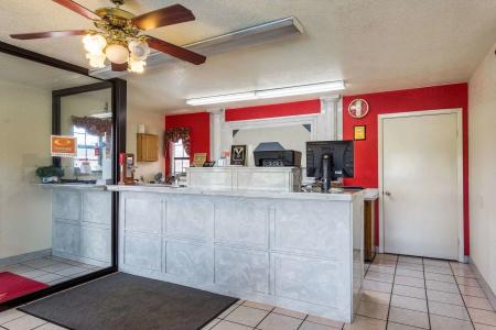 Econo Inn & Suites Sw - 24