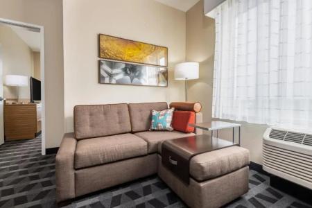 TownePlace Suites by Marriott Indianapolis Airport - 60