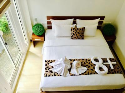 8+ Plus Motels - 5