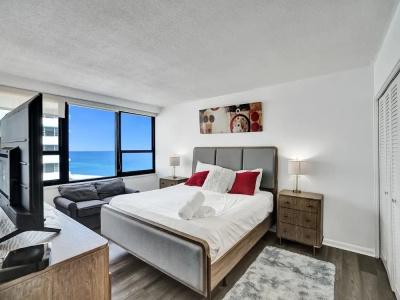 The Alexander All Suites - 316