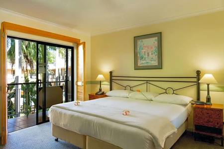 Palm Royale - 23