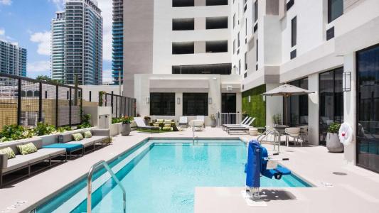 Hampton Inn & Suites Miami Wynwood Design District, Fl - 13