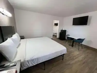6-Orange, CA - Anaheim - 24