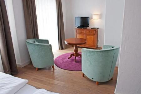 Bayerischer Hof - 56