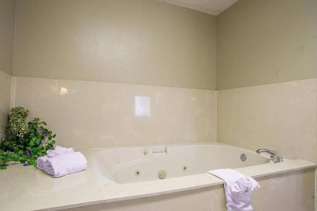 Quality Inn at Fort Gordon - 16