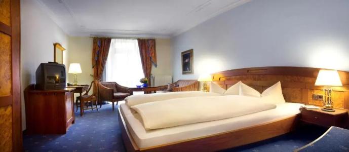 Post-Hotel - 31