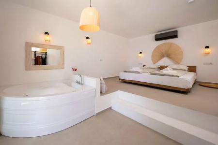 Villa Kale Suites with heated pool in winter - 4