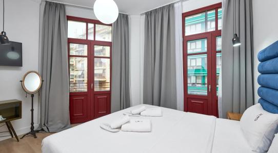 Maroon Bottle Boutique Suites - 18