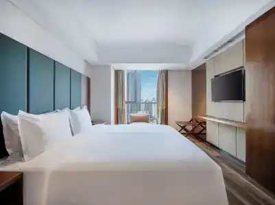 Holiday Inn Qingdao City Center, An Ihg - 69