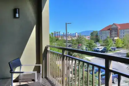 Courtyard by Marriott - 122