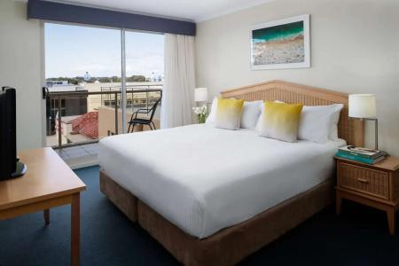 Rydges - 85