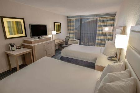 Wyndham Virginia Beach Oceanfront - 4