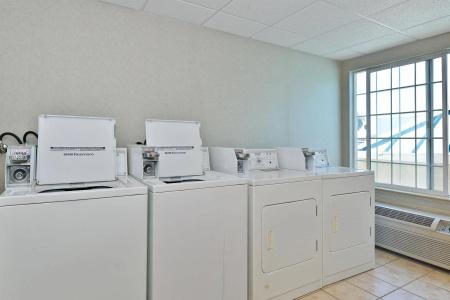 Best Western Airport Inn & Suites - 23
