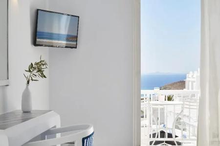 Mr. and Mrs. White Tinos - 56