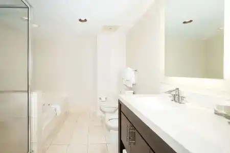DoubleTree by Hilton Ocean Point - North Miami Beach - 9