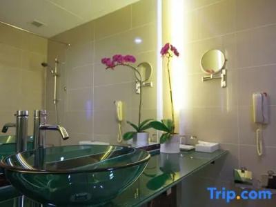 Royal @ Queens (SG Clean, Staycation Approved) - 44