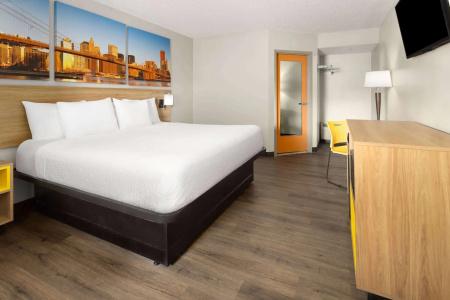 Days Inn & Suites by Wyndham - 5