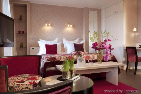 Hotel - 47
