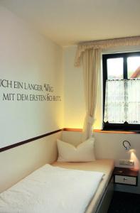 Goldener Hirsch - 27