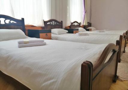 Rahat Inn - 4