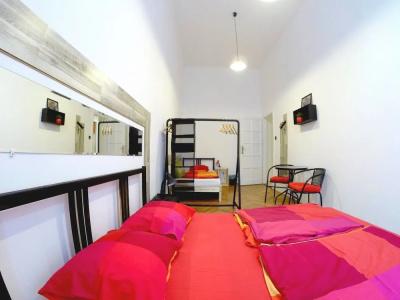 Friends Hostel & - 4