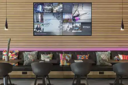 Moxy Oslo x - 10