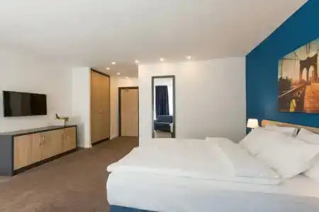 Premium Crown Suites - 106