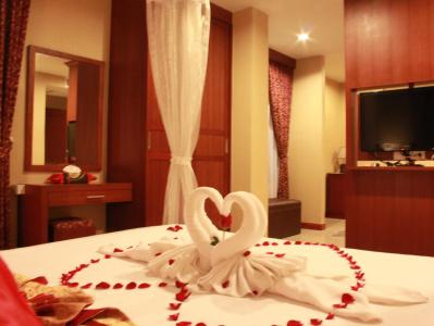 Patong Hemingway's - 1