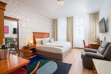 Best Western Plus Celebrity Suites - 82