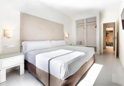 Sol Sancti Petri Aparthotel - 54