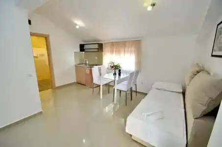 Villa Velzon Guesthouse - 106