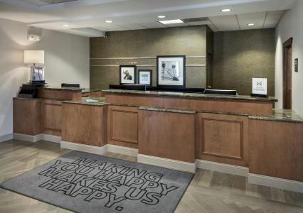Hampton Inn Boston Logan Airport - 28