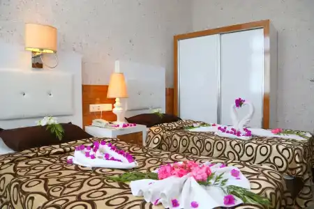 Club Tess - 3