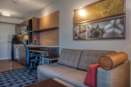 TownePlace Suites by Marriott Indianapolis Airport - 73