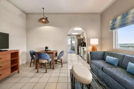 Holiday Inn & Suites, An Ihg - 168