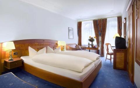 Post-Hotel - 6