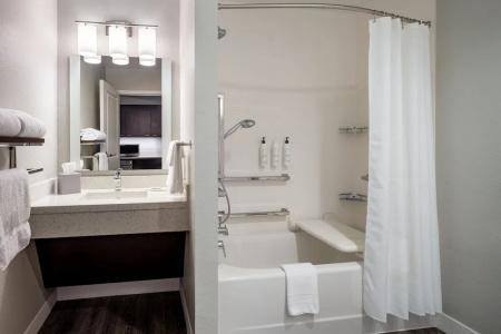 Fairfield Inn & Suites by Marriott - 26